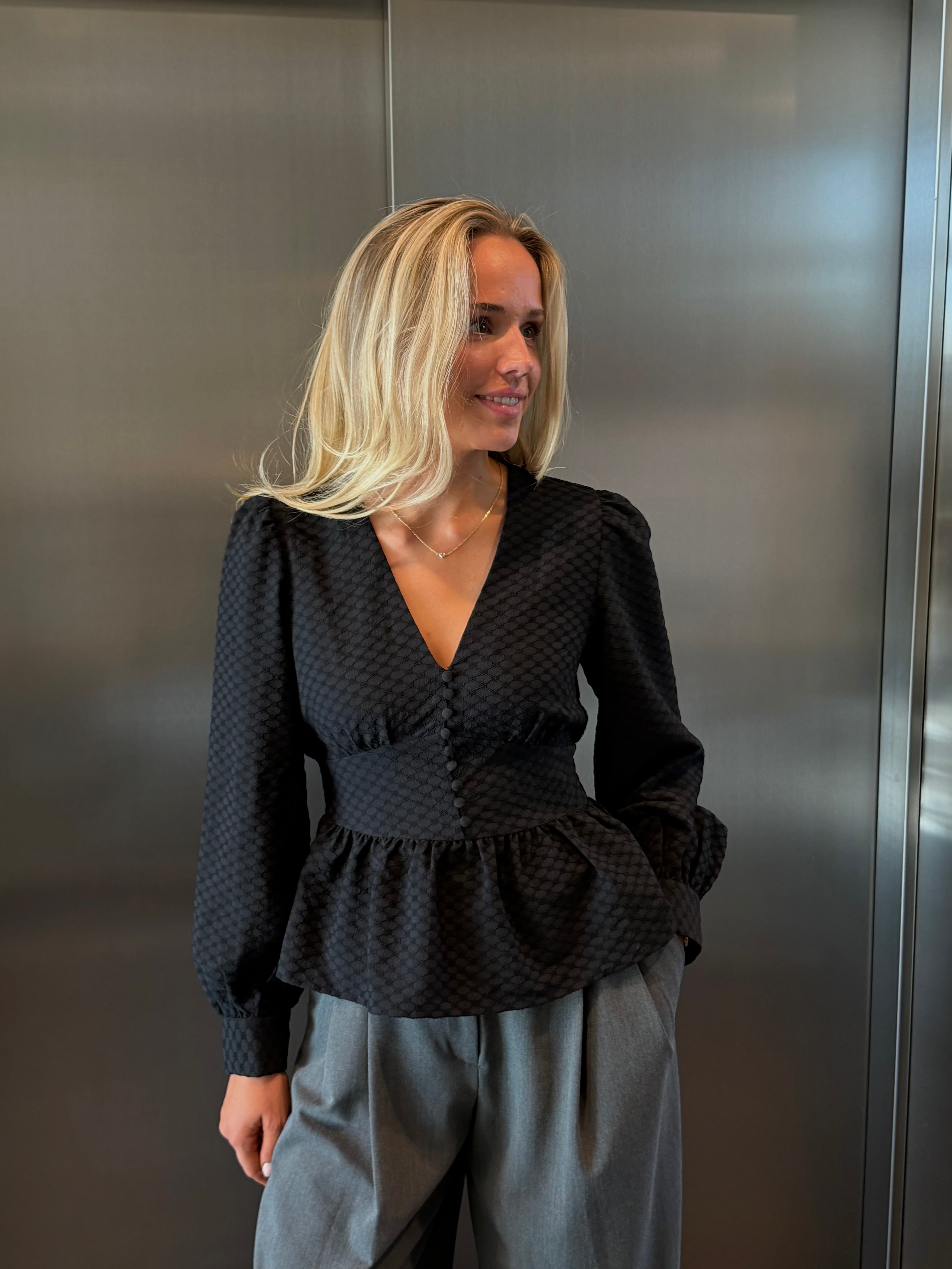 VMAUGUSTA Top - Black